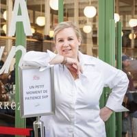 "C'était délicieux" : Hélène Darroze s'offre un poulet frites à Paris, dans cette institution vieille de 200 ans !
