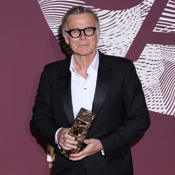 Son adresse favorite est La Place, une brasserie conviviale.

Franck Dubosc (Meilleur scénario original pour Un ours dans le Jura) au photocall du dîner de la 51ème cérémonie des César au Fouquet's à Paris, France, le 27 février 2026. © Denis Guignebourg/Bestimage