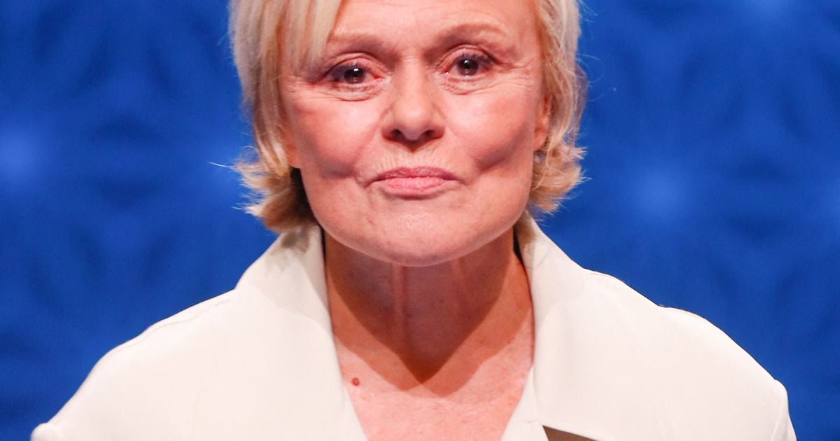 "Je buvais minimum un litre" : Muriel Robin témoigne sans fard sur son alcoolisme qui a duré 30 ans