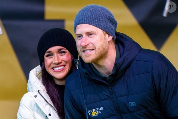 Le prince Harry et Meghan Markle ont fait une apparition à la cérémonie d'accueil de Whistler à l'occasion des Jeux Invictus Vancouver Whistler 2025. Le couple a rejoint les athlètes et les supporters au Canada pour donner le coup d'envoi des prochains jeux. Photo by Backgrid USA / Bestimage