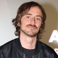 Julien Royal : Financièrement et professionnellement, le fils de François Hollande et Ségolène Royal a fait sans la notoriété de ses parents