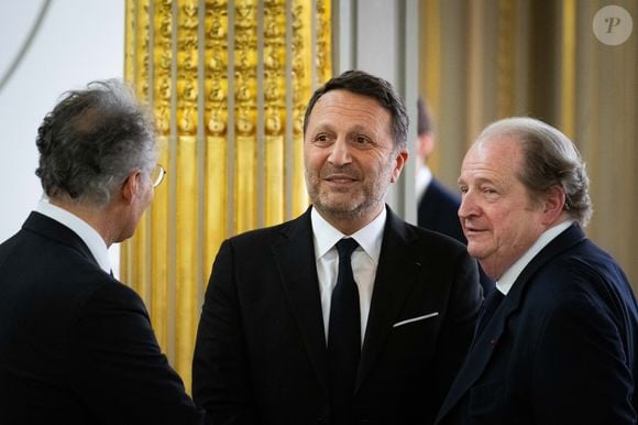 Arthur (Jacques Essebag)  avec Pierre Charon, lors de la remise du prix Jean Pierre-Bloch de  la LICRA, à l Elysée, le 2 avril 2025.  © Eric Tschaen / pool / Bestimage