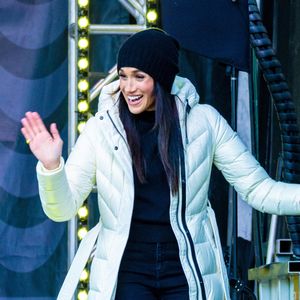 Le prince Harry et Meghan Markle font une apparition à la cérémonie d'accueil de Whistler lors des Jeux Invictus Vancouver Whistler 2025. Le couple a rejoint les athlètes et les supporters à Vancouver, au Canada, le 10 février 2025, pour lancer les prochains jeux ©Backgrid USA / Bestimage