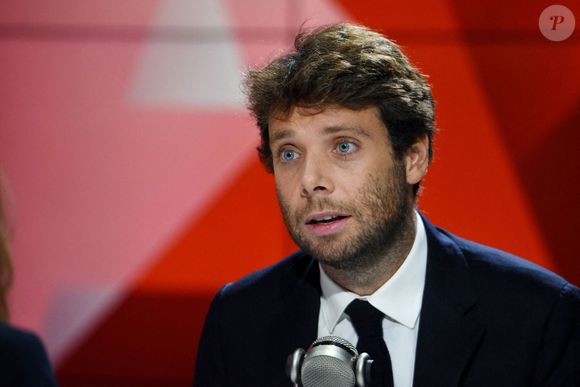 Son neveu, Benjamin Duhamel, n'a pas manqué de lui rendre hommage, en déclarant notamment : "Je me souhaite à moi aussi, d'avoir autant d'énergie, d'acuité et d'envie dans quelques dizaines d'années".

La secrétaire d'État à la Ville, Sabrina Agresti-Roubache, est interviewée par Benjamin Duhamel sur RMC/BFMTV à Paris, France, le 25 août 2023. Photo par Alain Apaydin/ABACAPRESS.COM