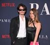 Deux ans après leurs fiançailles, le séduisant Dylan Jagger Lee et sa compagne, l'architecte d'intérieur Paula Bruss, se sont dit "oui" sous le soleil mythique de Saint-Tropez. 

Dylan Jagger Lee et Paula Bruss. - Première du documentaire consacré à Pamela Anderson, "Pamela, une histoire d'amour" (Netflix) à Hollywood