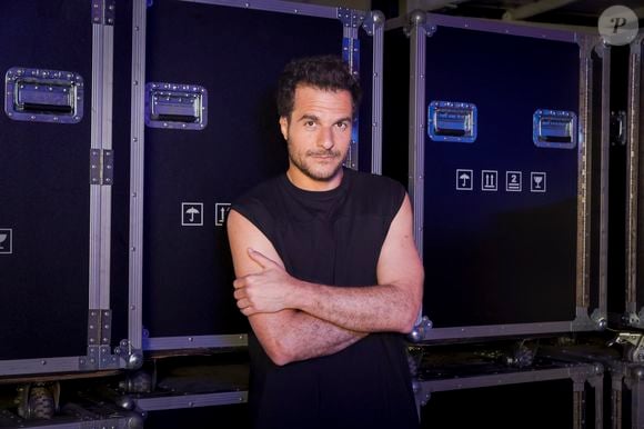 Exclusif - Amir Haddad - Backstage de l'enregistrement de l'émission de télévision "Le Grand Concert des Régions : Ici c'est Aix en Provence", à l'Arena du Pays d'Aix, présentée par L.Luyat et L.Thilleman, et diffusée le 17 mai sur France 3. Le 30 avril 2024. © Bruno Bebert-Jack Tribeca / Bestimage