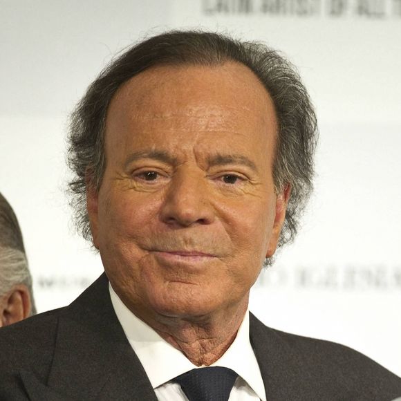 Visé par une plainte, Julio Iglesias clame aujourd'hui son innocence.

Julio Iglesias lors d'une cérémonie à Londres.

Photo : Express Syndication / Bestimage