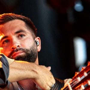 Papa de deux enfants, Eva Alba née en 2021, et d'un petit garçon né en 2025 avec sa compagne Soraya, Kendji Girac souhaite que sa progéniture ne commente pas 

Kendji Girac en concert lors du festival de musique du Printemps de Perouges au Chateau de Saint-Maurice-de-Remens le 29 juin 2025. © Sandrine Thesillat / PsNewZ / Bestimage