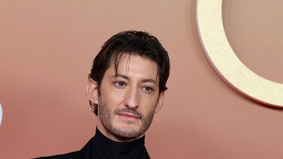 “Mon quotidien n’est plus celui d’un parisien” : Pierre Niney heureux de vivre à la campagne, loin de la célébrité