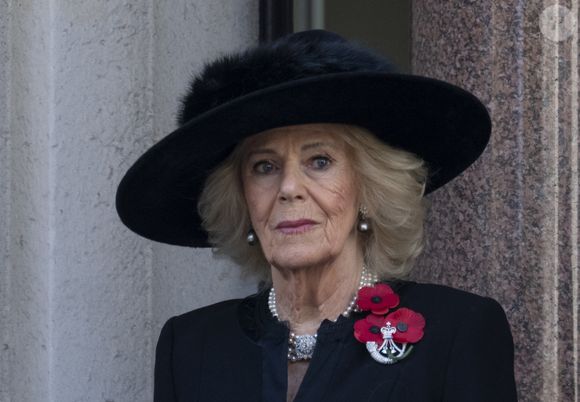 La reine Camilla (Camilla Parker Bowles, reine consort d'Angleterre) assiste à la cérémonie du dimanche du Souvenir au cénotaphe de Whitehall. Chaque année, les membres de la famille royale britannique se joignent aux politiciens, aux anciens combattants et aux membres du public pour se souvenir de ceux qui sont morts au combat. Photo par GOFF  / BESTIMAGE