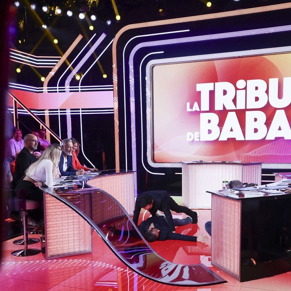 Exclusif - Cyril Hanouna, Jordan Deluxe, sur le plateau de l’émission « TPMP » présentée par C.Hanouna et diffusée en direct sur Youtube et sur toutes les box (SFR, FREE, Bouygues, MyCanal etc), Paris, France, le 18 mars 2025. © Jack Tribeca / Bestimage