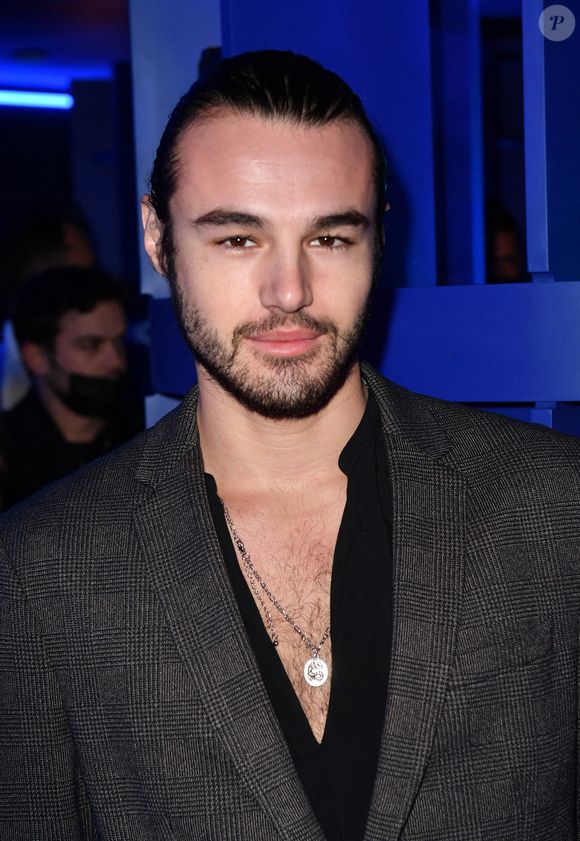 Au début, Anthony Colette ne comprenait pas cette réalité, car il est lui-même très gourmand.

Anthony Colette - Inauguration de la salle de projection privée et éphémère Amazon Prime Video Club, dont l'accès est entièrement gratuit, place de La Madeleine à Paris. © Veeren / Bestimage