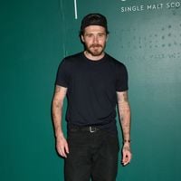 Brooklyn Beckham sort du silence pour la première fois au sujet de Nicola et sa famille : "On fait profil bas"