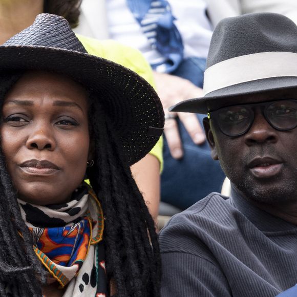 Lilian Thuram et Kareen Guiock ont été aperçus sur le court Philippe-Chatrier pour la finale entre Carlos Alcaraz et Jannik Sinner

Lilian Thuram, sa femme Kareen Guiock-Thuram en tribunes lors de la finale messieurs des Internationaux de France de Tennis de Roland Garros 2025 (jour 15), à Paris, France, le 8 juin 2025. © Cyril Moreau/Bestimage