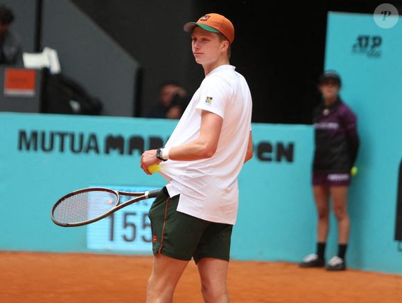 Jenson Brooksby a révélé en début d’année avoir été diagnostiqué autiste à un niveau sévère

Jenson Brooksby des Etats-Unis pendant le tournoi de tennis Mutua Madrid Open 2022 le 3 mai 2022 au stade Caja Magica à Madrid, Espagne. Photo par Laurent Lairys/ABACAPRESS.COM