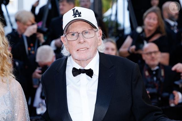 Bruce Dern - Montée des marches du film " La bataille de Gaulle : L'âge de fer " lors du 79ème Festival International du Film de Cannes, le 20 mai 2026. © Jacovides-Moreau / Bestimage