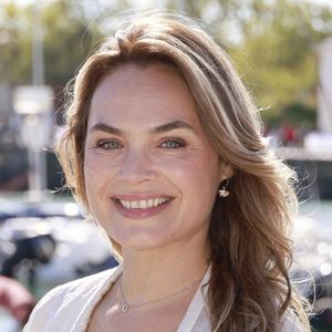 Mélanie Maudran est connue pour son rôle dans le célèbre feuilleton télévisé quotidien "Un si grand soleil". Mais ce soir, sur France 3, nous pourrons la découvrir dans "Meurtres 

Mélanie Maudran - Le festival de fiction TV de La Rochelle © Christophe Aubert via Bestimage