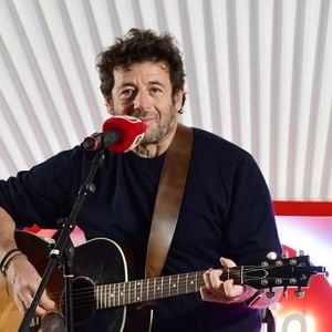 Mais Patrick Bruel a également un autre rôle, qu'il endosse depuis une vingtaine d'années : celui de papa. 

Exclusif - Patrick Bruel lors de la dictée, pour l'association ELA, au lycée Saint-Joseph à Lyon. Le 13 novembre 2024. © Romain Doucelin / Bestimage