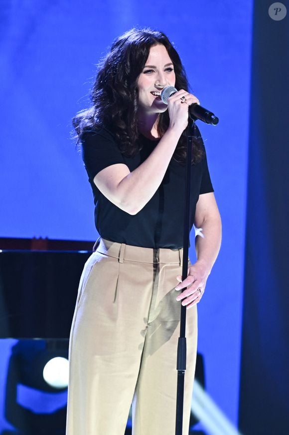 Exclusif - Charlotte Dhenaux - Enregistrement de l'émission Vivement dimanche consacrée à l'équipe du Splendid au studio Rive Gauche, présentée par M.Drucker, et diffusée le 2 mars sur France 3. Paris, le 21 février 2025. 
© Guillaume Gaffiot / Bestimage