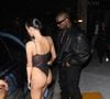 Elle le rejoint à Los Angeles, devient son "architectural designer", quatre mois plus tard, puis son épouse en décembre 2022.

À Los Angeles, pour les Grammys Awards : Kanye West et son épouse Bianca Censori (Credit Image: © PI via ZUMA Press Wire)