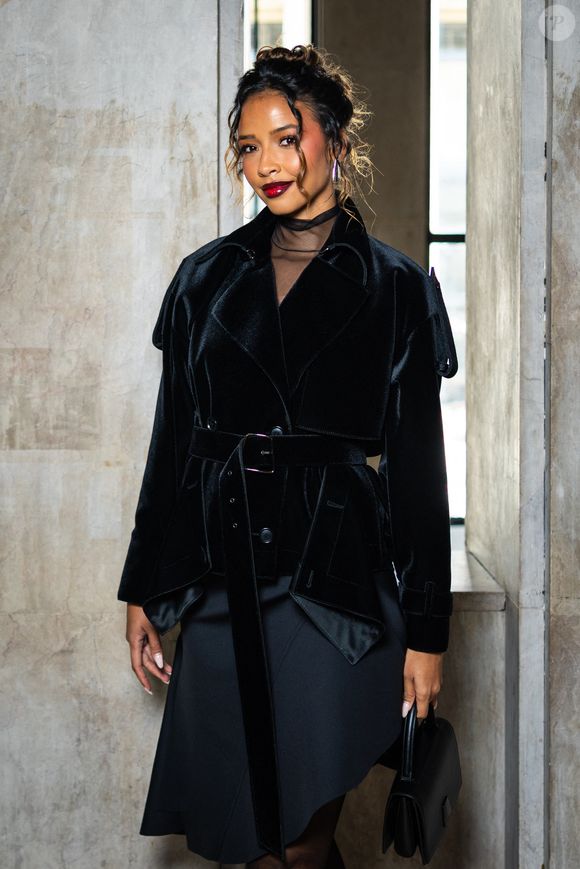 Flora Coquerel - People au défilé Akris Collection Femme Prêt-à-Porter Printemps/Eté 2026 lors de la Fashion Week de Paris (PFW) le 5 octobre 2025. © Julien Sarkissian/Bestimage