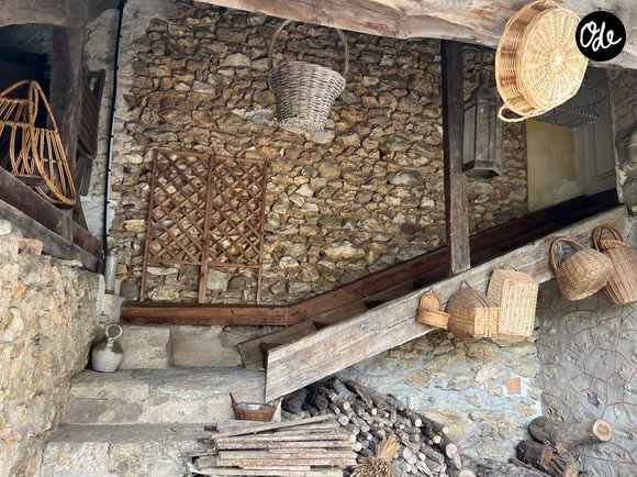Cécile de Ménibus et son compagnon Thierry réhabilitent une maison en Normandie