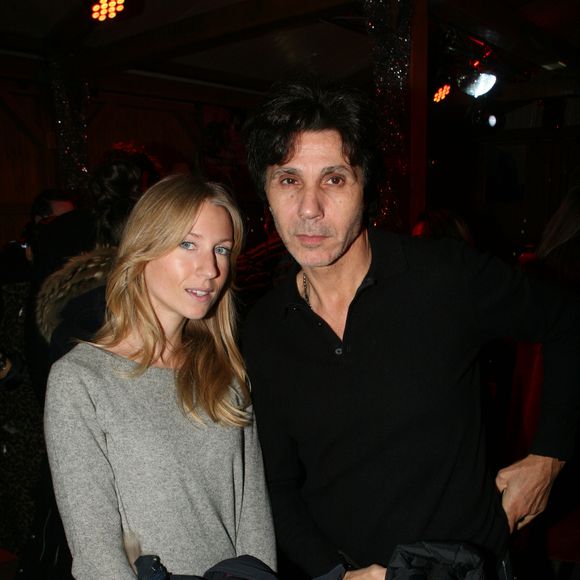 Exclusif - Jean-Luc Lahaye et sa compagne Paola - Soirée d'inauguration du marché de Noël au Jardin des Tuileries à Paris le 28 novembre 2018.  
©JLPPA / Bestimage