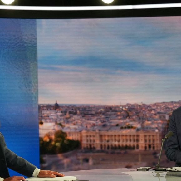 Très appréciée sur BFMTV, la journaliste Caroline Hervy sera la rédactrice en chef adjointe du journal

Le Premier ministre français Gabriel Attal ajuste sa cravate avant un entretien avec l'animateur et journaliste de TF1, Gilles Bouleau, lors du journal télévisé du soir de la chaîne française TF1, à Boulogne-Billancourt, en région parisienne, le 11 juin 2024. Photo by Zakaria Abdelkafi/Pool/ABACAPRESS.COM