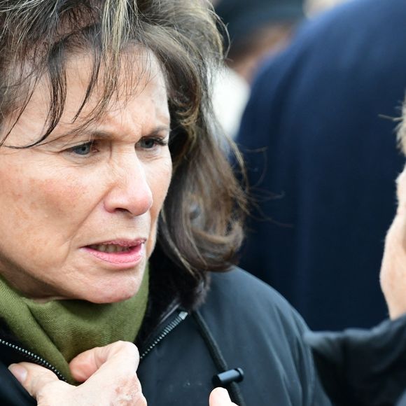 Anne Sinclair - Obsèques de J-F.Kahn dans la salle polyvalente de Mussy-sur-Seine.
© Romain Doucelin / Bestimage