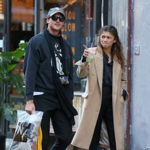 L'actrice Zendaya flirte avec son petit ami Jacob Elordi alors qu'ils font du shopping à Nolita à New York City, NY, USA, 3 février 2020. Photo by Christopher Peterson/Splash News/ABACAPRESS.COM