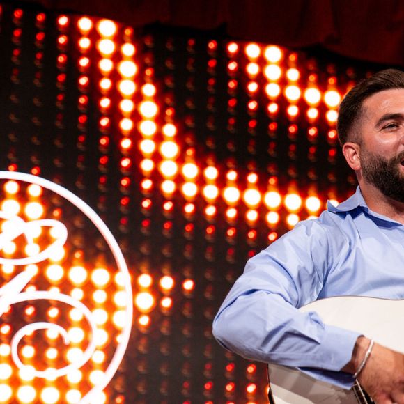 Depuis, il semble avoir retrouvé un quotidien plus paisible auprès de sa compagne Soraya et de leurs deux enfants, tout en poursuivant sa carrière musicale.

Kendji Girac lors du XIVᵉ Global Gift Gala Cannes 2026, le 20 mai 2026, à Cannes (France). © Global Gift via Bestimage
