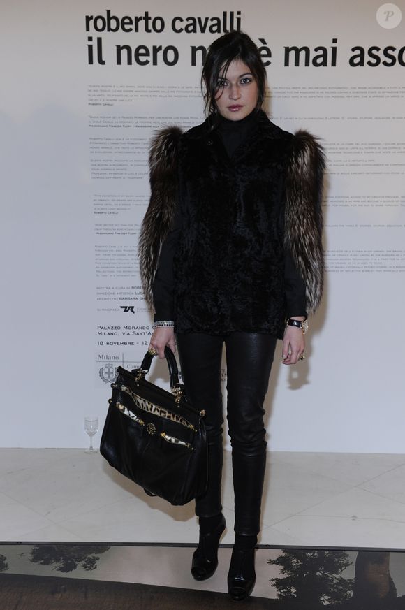 En effet, sa fille Rachele a déclaré dans Le Monde en début d'année à propos de la fameuse villa Cavalli : 

Rachele Cavalli - Ouverture de l'exposition "Il Nero Non E Mai Assoluto" de Roberto Cavalli organisée par le gouvernement de Milan. Palazzo Morato Milan Italie 17-11-10

Photo : SGP / BESTIMAGE