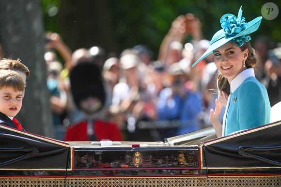 Le prince Louis de Galles, Catherine (Kate) Middleton, princesse de Galles - Les membres de la famille royale britannique arrivent à Buckingham Palace pour la cérémonie Trooping the Colour à Londres, le 14 juin 2025. Affecté par le crash du Boeing 787 Dreamliner à Ahmedabad du 12 juin, le souverain et les officiels porteront un brassard noir en hommage aux plus de 270 victimes. Bon nombre d'elles étaient des ressortissants britanniques.