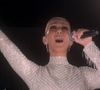 En attendant, la chanteuse est au centre d’un documentaire diffusé sur M6 à l’occasion des 30 ans de "D’eux", l’album francophone le plus vendu de l’histoire. 

Celine Dion chante depuis le premier étage de la Tour Eiffel, L’hymne à l’amour, d’Édith Piaf - Cérémonie d'ouverture des Jeux Olympiques (JO) de Paris 2024.
© Capture France TV via Bestimage