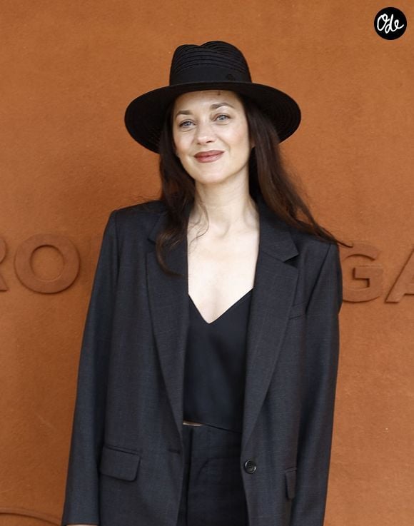 Marion Cotillard lors des Internationaux de France de Tennis de Roland Garros, à Paris, France © Jacovides-Moreau/Bestimage