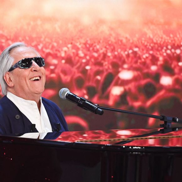 Exclusif - Gilbert Montagné - Enregistrement de l'émission Vivement dimanche au studio Rive Gauche , présentée par Michel Drucker . Diffusion sur France 3 le 29/03/2026. Photos prises le 18 mars 2026.
© Guillaume Gaffiot / Bestimage