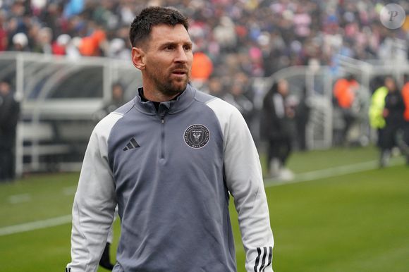 Le capitaine de l'Inter Miami, Lionel Messi, s'échauffe quelques instants avant le début du match de préparation de la Major League entre le FC Dallas et l'Inter Miami au Cotton Bowl le lundi 22 janvier 2024. à Dallas, Texas, USA © Javier Vicencio/eyepix/ZUMA Press/Bestimage