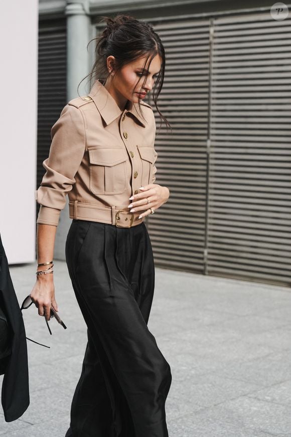 La mannequin de 25 ans est fiancée à Benjamin Attal.
Thylane Blondeau assiste au défilé Zimmermann Womenswear Spring/Summer 2026 dans le cadre de la semaine de la mode à Paris le 6 octobre 2025 à Paris, France. (Photo par Lucia Sabatelli / Bestimage)