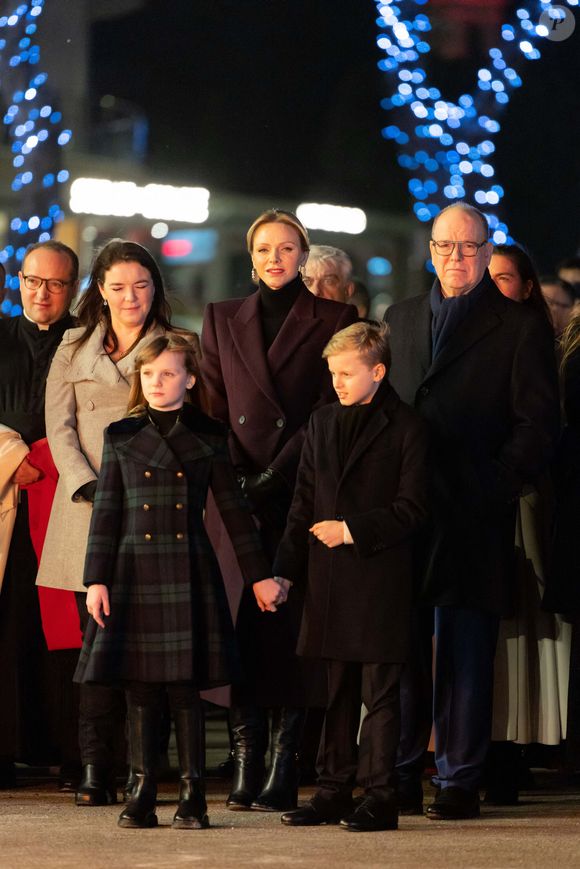 Mélanie-Antoinette de Massy, Le prince Albert II de Monaco, La princesse Charlène de Monaco, La princesse Gabriella de Monaco, comtesse de Carladès, Le prince Jacques de Monaco, marquis des Baux - La famille princière de Monaco lors de l'embrasement de la barque dans le cadre des célébrations de la Sainte-Dévote, Sainte Patronne de Monaco le 26 janvier 2024.

© Olivier Huitel / Pool Monaco / Bestimage