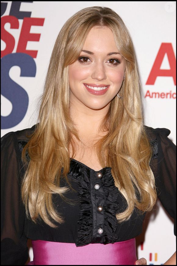 Archives : Andrea Bowen - 15ème soirée "Race to Erase MS" au Hyatt Regency Hotel de Century City JUAN RICO / FAME PICTURES / BESTIMAGE