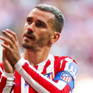 Griezmann souhaite faire de ce lieu un point de rencontre pour les passionnés et promet un accueil « comme en famille ».

Antoine Griezmann lors de son dernier match de LaLiga EA Sports « Atlético Madrid - Gérone (1-0) » au stade Riyadh Air Metropolitano.