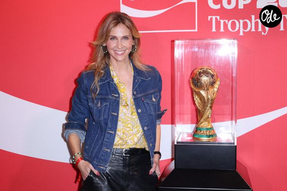 Ophélie Meunier participe à la séance photo organisée dans le cadre de la « Tournée du Trophée de la Coupe du Monde de la FIFA™ par Coca-Cola » à l'Adidas Home Of Sport à Paris, en France, le 10 février 2026. Photo de Jérôme Domine/ABACAPRESS.COM