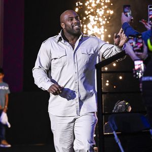 Être loin de siens est une difficulté à laquelle il doit faire face comme il a pu le confier au "Parisien" ce dimanche 14 septembre 2025.

Teddy Riner avec des supporters ou des fans lors de l'événement Paris Grand Slam 2025 IJF World Judo Tour à l'Accor Bercy Arena à Paris, France, le 2 février 2025. Photo by Victor Joly/ABACAPRESS.COM