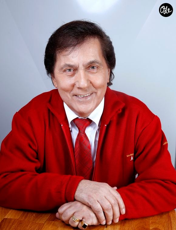 Fatigué depuis plusieurs années, il avait considérablement ralenti ses activités après la sortie de son dernier album en 2023. 

Portrait de Frank Michael 2015. JLPPA / Bestimage