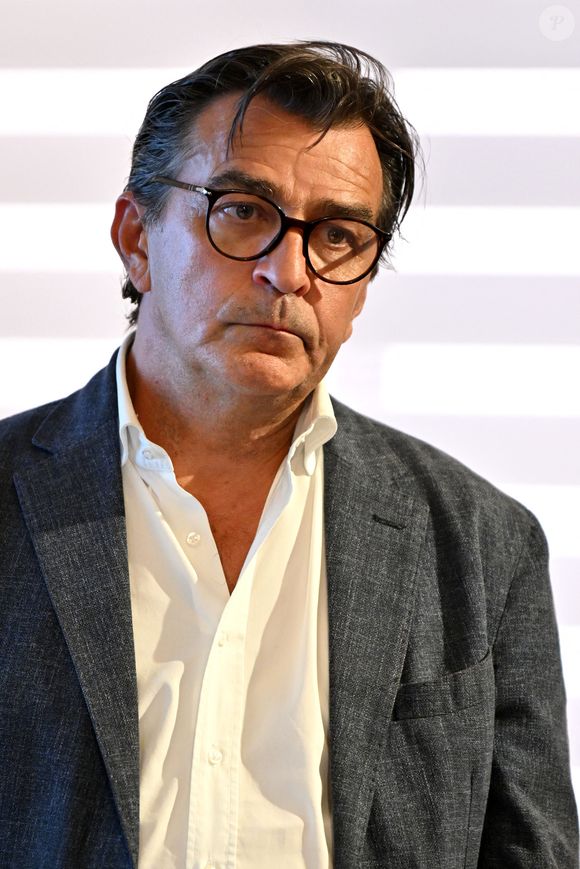 Le groupe créé par le célèbre chef multi-étoilé a mis en place un système de plannings participatifs afin de mieux concilier vie pro et vie perso, et a donc surtout mis fin aux journées de plus de 10 heures d'affilée. 

Yannick Alléno . © Bruno Bebert/bestimage