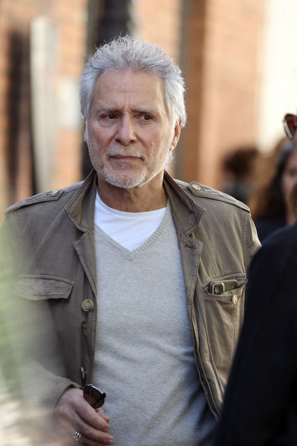 Laurent Olmedo - Arrivées aux obsèques de Nadia Farès en l'église Saint-Jean-de-Montmartre à Paris, le 24 avril 2026. N.Farès est décédée le 17 avril 2026 quelques jours après un "incident cardiaque" survenu le 12 avril 2026 dans la piscine du complexe sportif, Blanche (9ème).