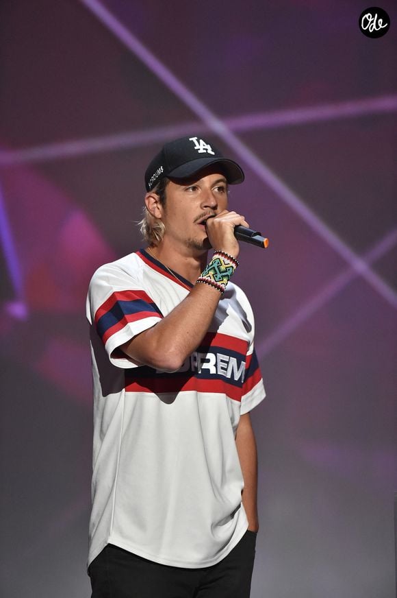 Nekfeu lors de la 31e cérémonie des Victoires de la Musique qui s'est tenue au Zénith de Paris, en France, le 12 février 2016. Photo : ABACAPRESS.COM