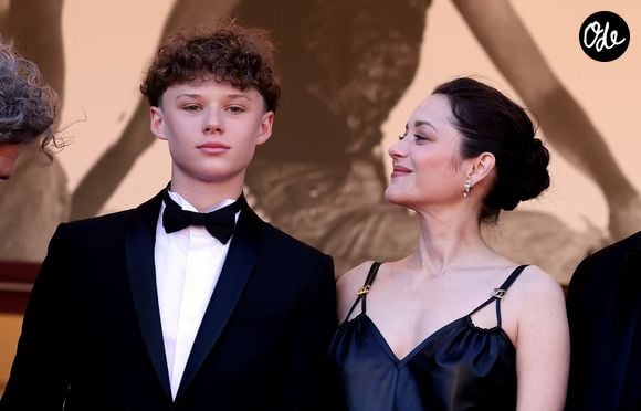 Marcel Canet et sa mère Marion Cotillard - Montée des marches du film « Karma » lors du 79ème Festival International du Film de Cannes, le 15 mai 2026. © Jacovides-Moreau / Bestimage
