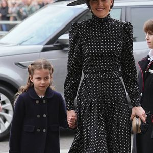 Catherine (Kate) Middleton, duchesse de Cambridge, et sa fille, la princesse Charlotte de Cambridge lors du service d'action de grâce en hommage au prince Philip, duc d’Edimbourg, à l'abbaye de Westminster à Londres, Royaume Uni, le 29 mars 2022. Le prince Philip, duc d’Edimbourg, est décédé le 9 avril 2021. © Julien Burton/Bestimage