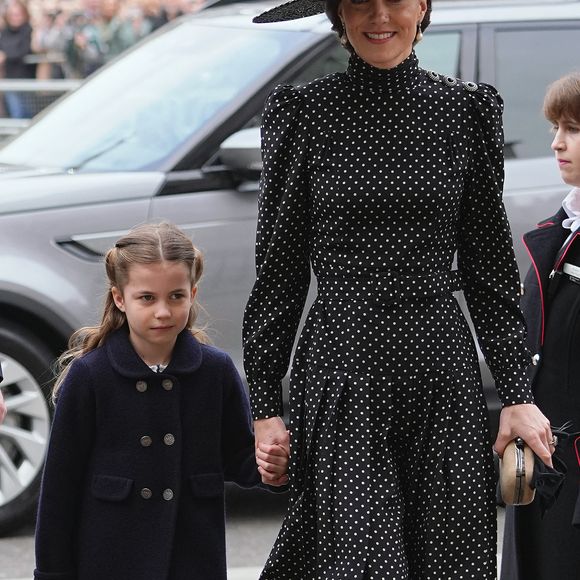 Catherine (Kate) Middleton, duchesse de Cambridge, et sa fille, la princesse Charlotte de Cambridge lors du service d'action de grâce en hommage au prince Philip, duc d’Edimbourg, à l'abbaye de Westminster à Londres, Royaume Uni, le 29 mars 2022. Le prince Philip, duc d’Edimbourg, est décédé le 9 avril 2021. © Julien Burton/Bestimage